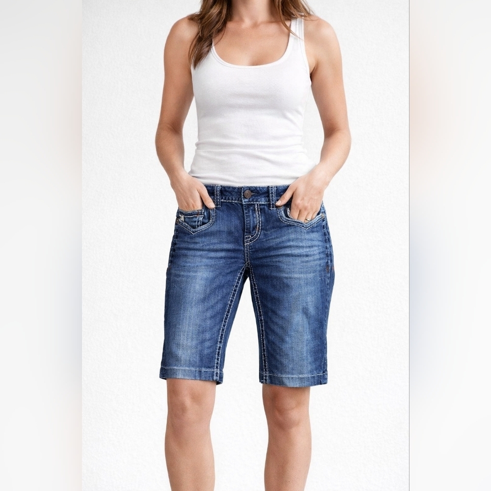 MEK Oaxaca Denim Bermuda Shorts Women’s Sz 28 Medium Wash Thick Stitching #1679